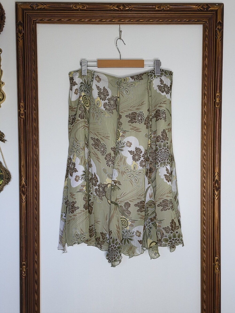 Floral A-Line Midi Skirt in Sage Green Floral Motif Size 12